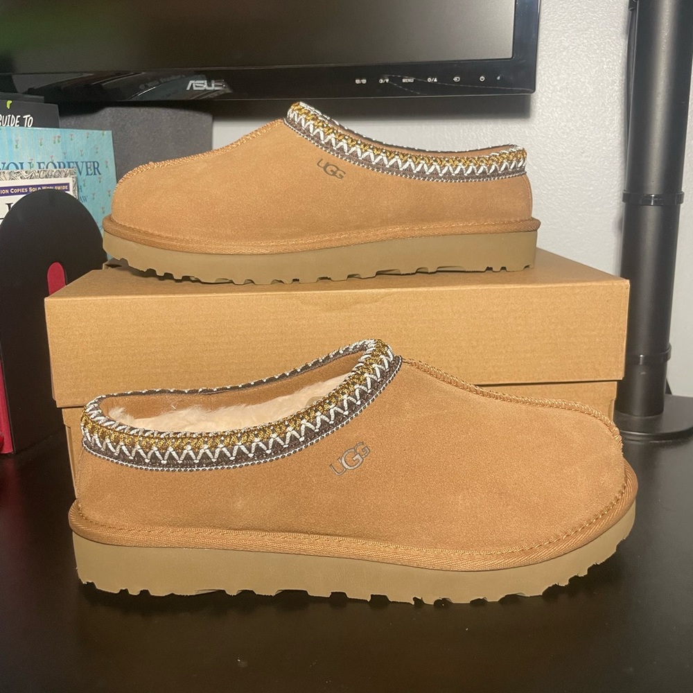 UGG Size 8 Women's Tasman Slipper - Chestnut